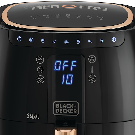 Photo of BLACK+DECKER AF5539 air fryer with digital display, touch controls, and 3.9L capacity, front angle.