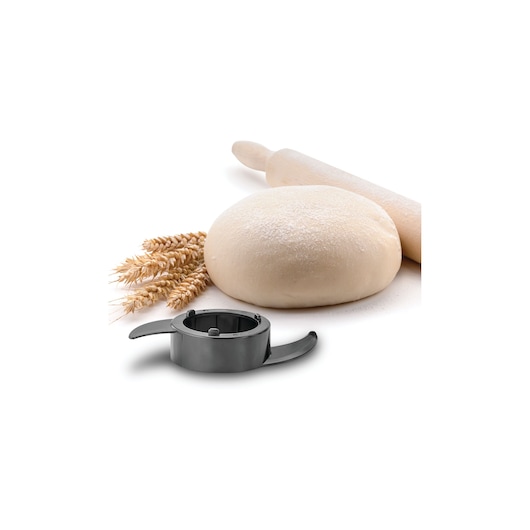 800W Black and Decker White Plastic Food Processor dough kneading blade with flour and rolling pin along with wholegrain