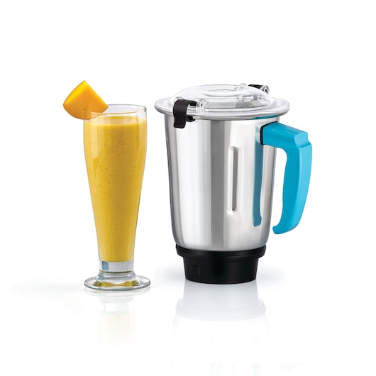 BLACKDECKER MG550 blender jar with blue handle and glass of yellow smoothie with mango slice, front angle.