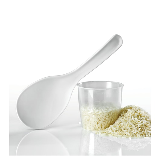 BLACKDECKER RC4500 rice cooker accessories, white plastic rice spoon and clear measuring cup with rice, front angle.